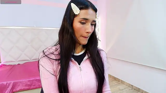 Snapshot of Ariannaa_tay chatting on 11.15.25 Ariannaa tay online show from 11.15.25