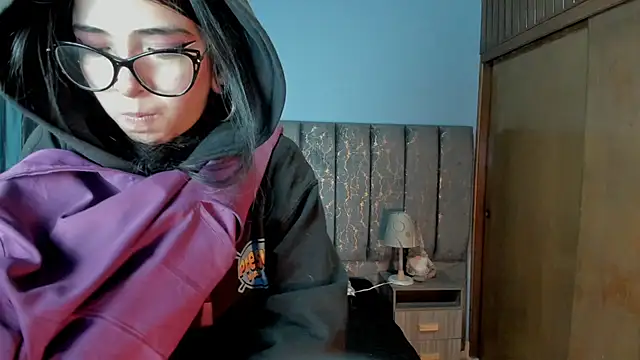 Atenea Velle online show from 11.28.25