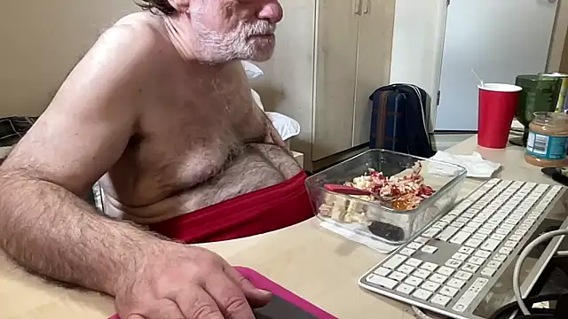 Snapshot of coach-karl chatting on 04.19.26 coach-karl online show from 04.19.26