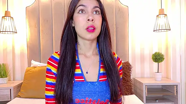 Snapshot of IrisDeLaVega_ chatting on 12.15.25 IrisDeLaVega online show from 12.15.25