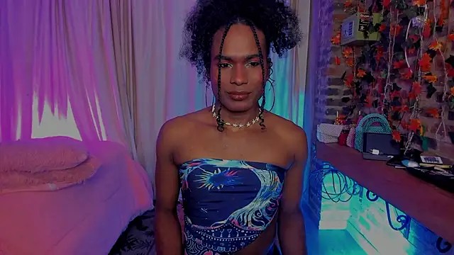 Snapshot of LaGoldenBitch chatting on 02.13.26 LaGoldenBitch online show from 02.13.26