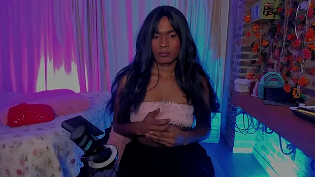 Snapshot of LaGoldenBitch chatting on 02.19.26 LaGoldenBitch online show from 02.19.26