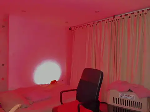 Snapshot of LaGoldenBitch chatting on 06.27.26 LaGoldenBitch online show from 06.27.26
