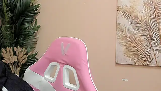 TawnyOkane online show from 11.13.25