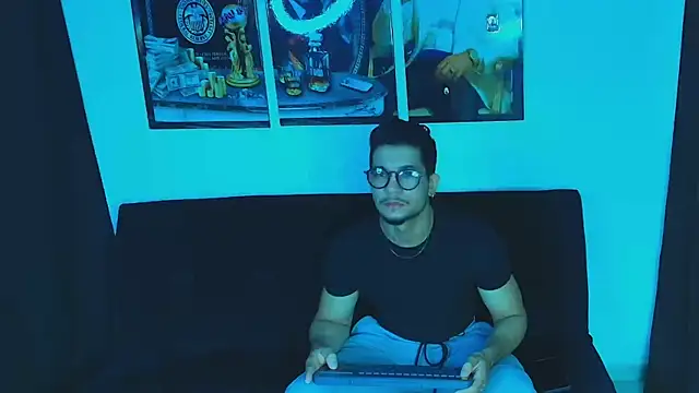 Snapshot of Nolan_joness chatting on 11.20.25 Nolan joness online show from 11.20.25