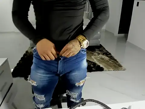 Snapshot of master_leather chatting on 04.19.26 master leather online show from 04.19.26