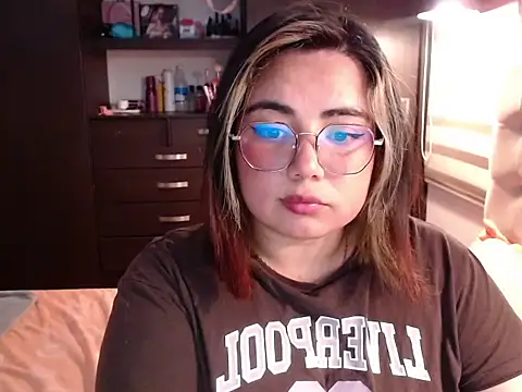 Snapshot of YiniBelle chatting on 02.10.26 YiniBelle online show from 02.10.26