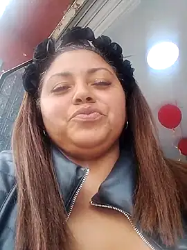 Snapshot of la_beba20 chatting on 11.17.25 la beba20 online show from 11.17.25