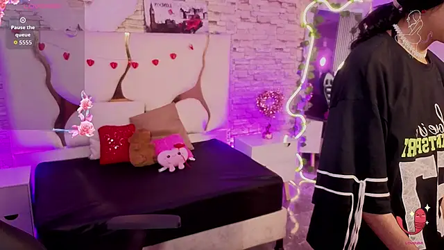 Snapshot of Joselyn_tay chatting on 02.13.26 Joselyn tay online show from 02.13.26