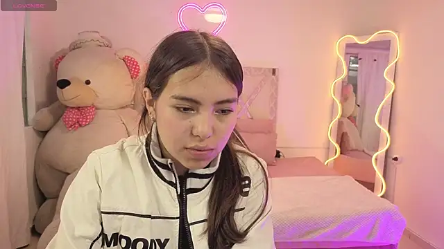 ISABELA TAY online show from 01.07.26