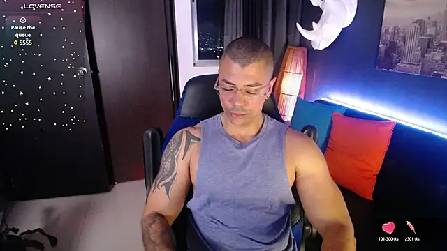 Snapshot of Zed_ferrer chatting on 04.10.26 Zed ferrer online show from 04.10.26