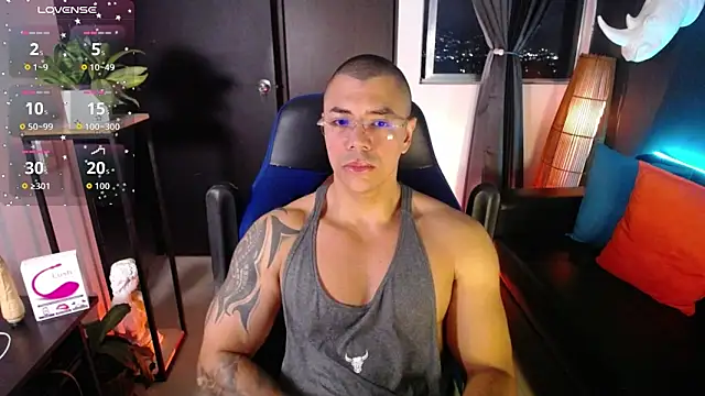 Snapshot of Zed_ferrer chatting on 06.17.26 Zed ferrer online show from 06.17.26
