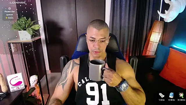 Snapshot of Zed_ferrer chatting on 06.20.26 Zed ferrer online show from 06.20.26