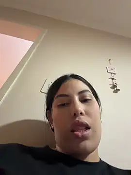 Snapshot of Anna_Bitch_Disgusting chatting on 05.17.26 Anna Bitch Disgusting online show from 05.17.26