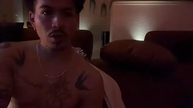 Snapshot of nudecouple100 chatting on 11.22.25 nudecouple100 online show from 11.22.25