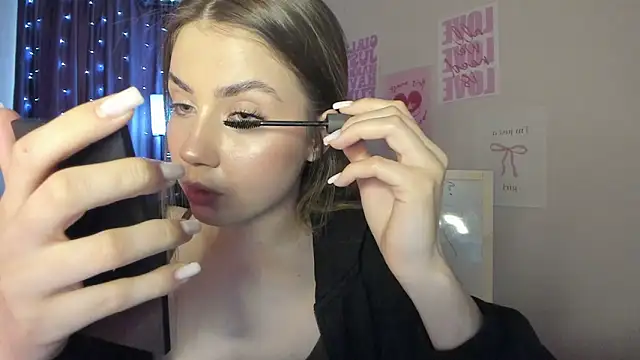 Aurora Glow21 online show from 03.20.26