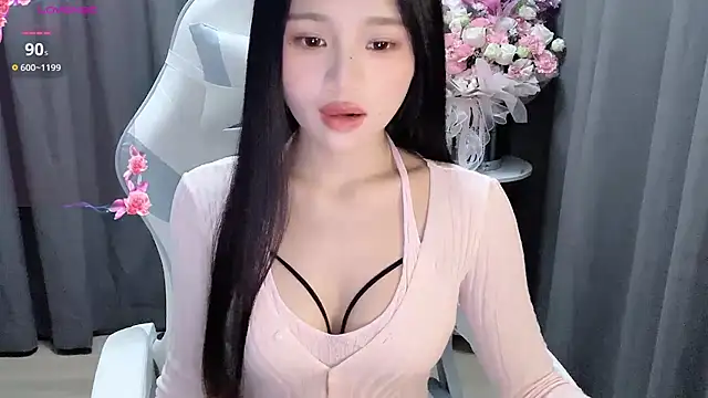 Snapshot of BEGONIA1 chatting on 12.22.25 BEGONIA1 online show from 12.22.25