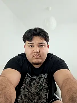 Snapshot of latina_w19 chatting on 11.24.25 latina w19 online show from 11.24.25