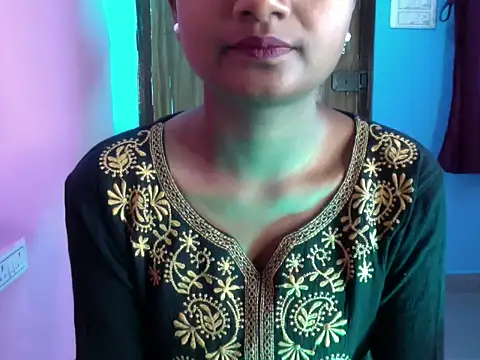 Snapshot of Riyya_00 chatting on 11.16.25 Riyya 00 online show from 11.16.25