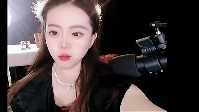 Snapshot of nannanbaby002 chatting on 11.13.25 nannanbaby002 online show from 11.13.25