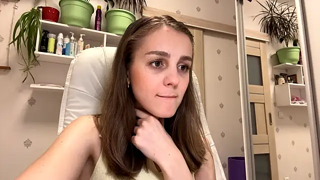 Snapshot of SweetieKatie chatting on 11.14.25 SweetieKatie online show from 11.14.25