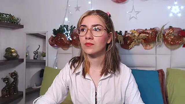 AriLumi online show from 12.22.25