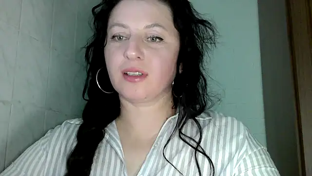 Snapshot of MelinaAx chatting on 04.18.26 MelinaAx online show from 04.18.26