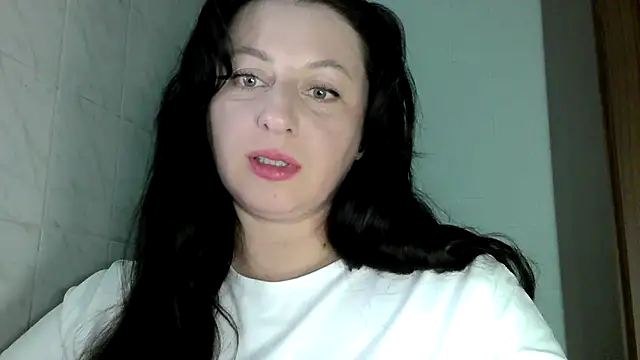 Snapshot of MelinaAx chatting on 04.24.26 MelinaAx online show from 04.24.26