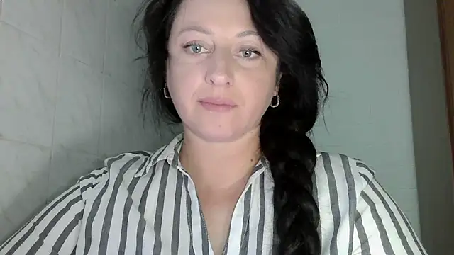 Snapshot of MelinaAx chatting on 06.11.26 MelinaAx online show from 06.11.26