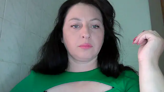 Snapshot of MelinaAx chatting on 06.17.26 MelinaAx online show from 06.17.26