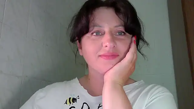 Snapshot of MelinaAx chatting on 06.30.26 MelinaAx online show from 06.30.26