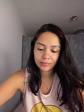 Snapshot of carolsapequinha chatting on 02.02.26 carolsapequinha online show from 02.02.26