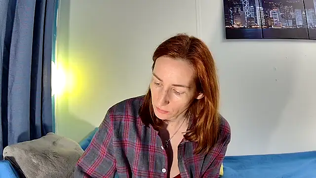 Snapshot of Leila_cam18 chatting on 05.25.26 Leila cam18 online show from 05.25.26