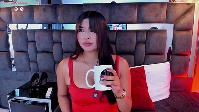 IssaJones  online show from 04.16.26