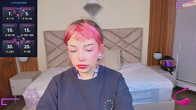 Laracooper  online show from 02.18.26