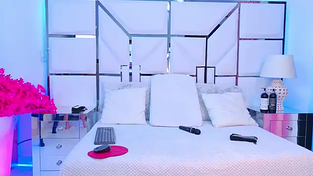 VeronicaSttar online show from 12.16.25