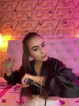 Snapshot of MelanyyJhonson15 chatting on 02.13.26 MelanyyJhonson15 online show from 02.13.26