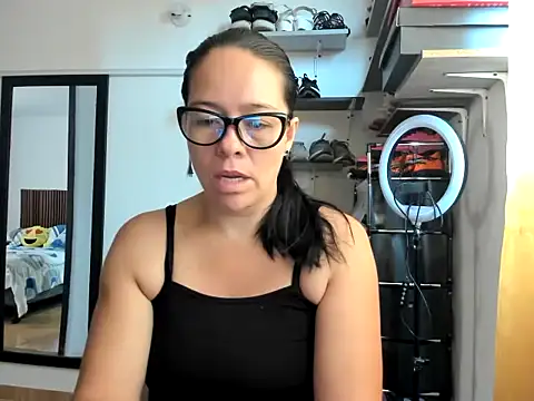 Snapshot of caroline_47 chatting on 02.11.26 caroline 47 online show from 02.11.26