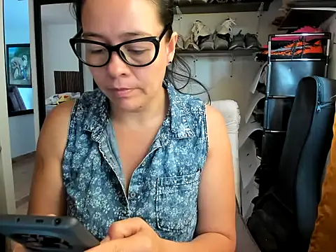 Snapshot of caroline_47 chatting on 02.15.26 caroline 47 online show from 02.15.26