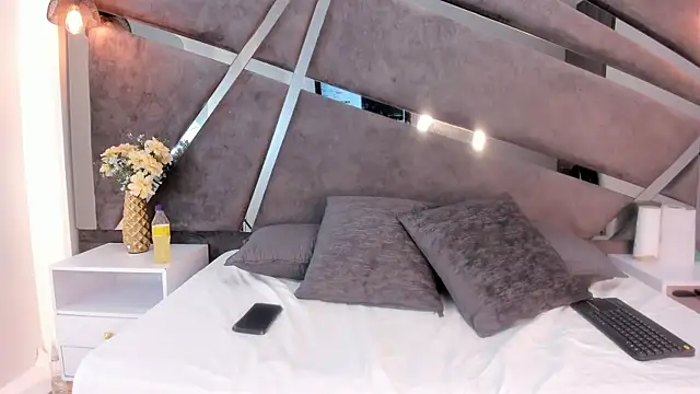 Sammy Gomez  online show from 12.20.25