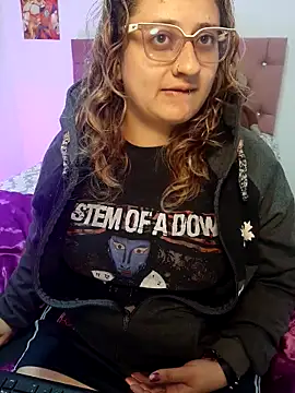 AnnieAtHome online show from 11.13.25