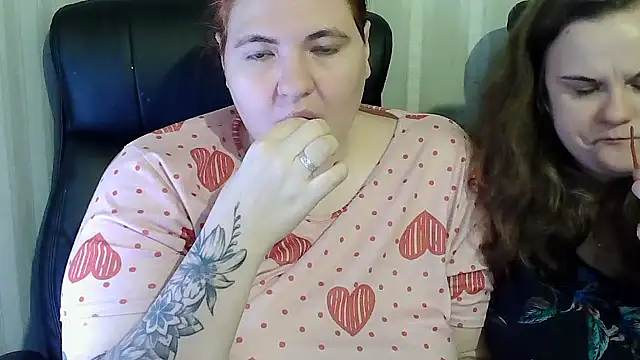 HollyXXEva online show from 11.29.25