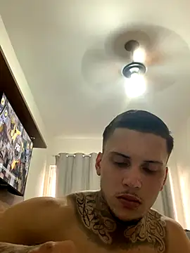 Snapshot of Ryanzl017 chatting on 11.27.25 Ryanzl017 online show from 11.27.25