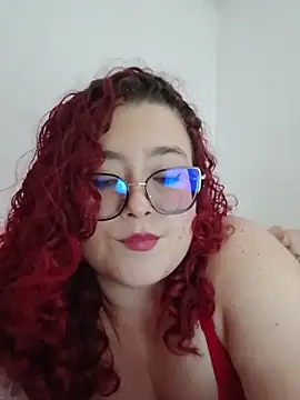 Snapshot of selene_rouse_ chatting on 04.18.26 selene rouse online show from 04.18.26