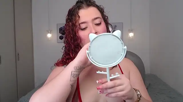 Snapshot of selene_rouse_ chatting on 05.18.26 selene rouse online show from 05.18.26
