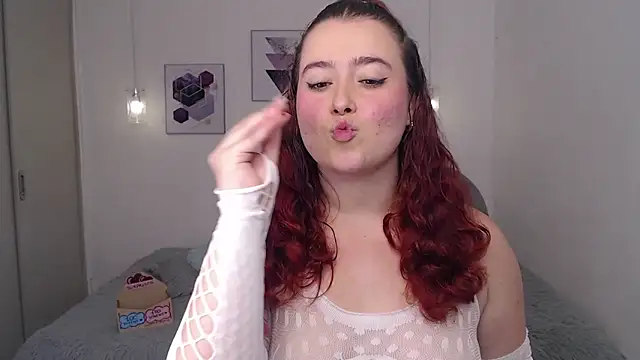 Snapshot of selene_rouse_ chatting on 05.23.26 selene rouse online show from 05.23.26