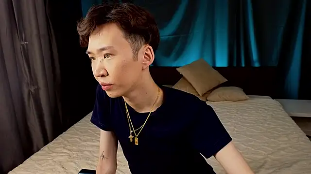 Snapshot of islendtakumi chatting on 11.16.25 islendtakumi online show from 11.16.25