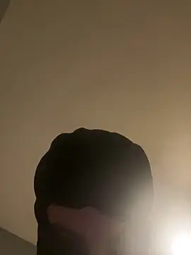 Snapshot of mouse- chatting on 11.13.25 mouse- online show from 11.13.25