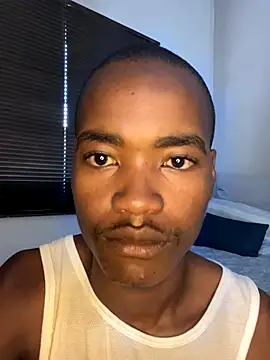 Snapshot of Boytoy_BigD chatting on 11.13.25 Boytoy BigD online show from 11.13.25