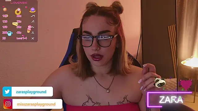 Snapshot of ZarasPlayground chatting on 04.27.26 ZarasPlayground online show from 04.27.26